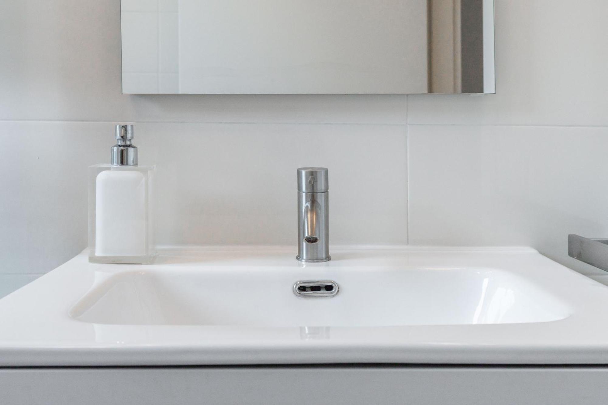 מילאנו Luxury Apartment - Free Private - Parking Maestri Campionesi 16 מראה חיצוני תמונה