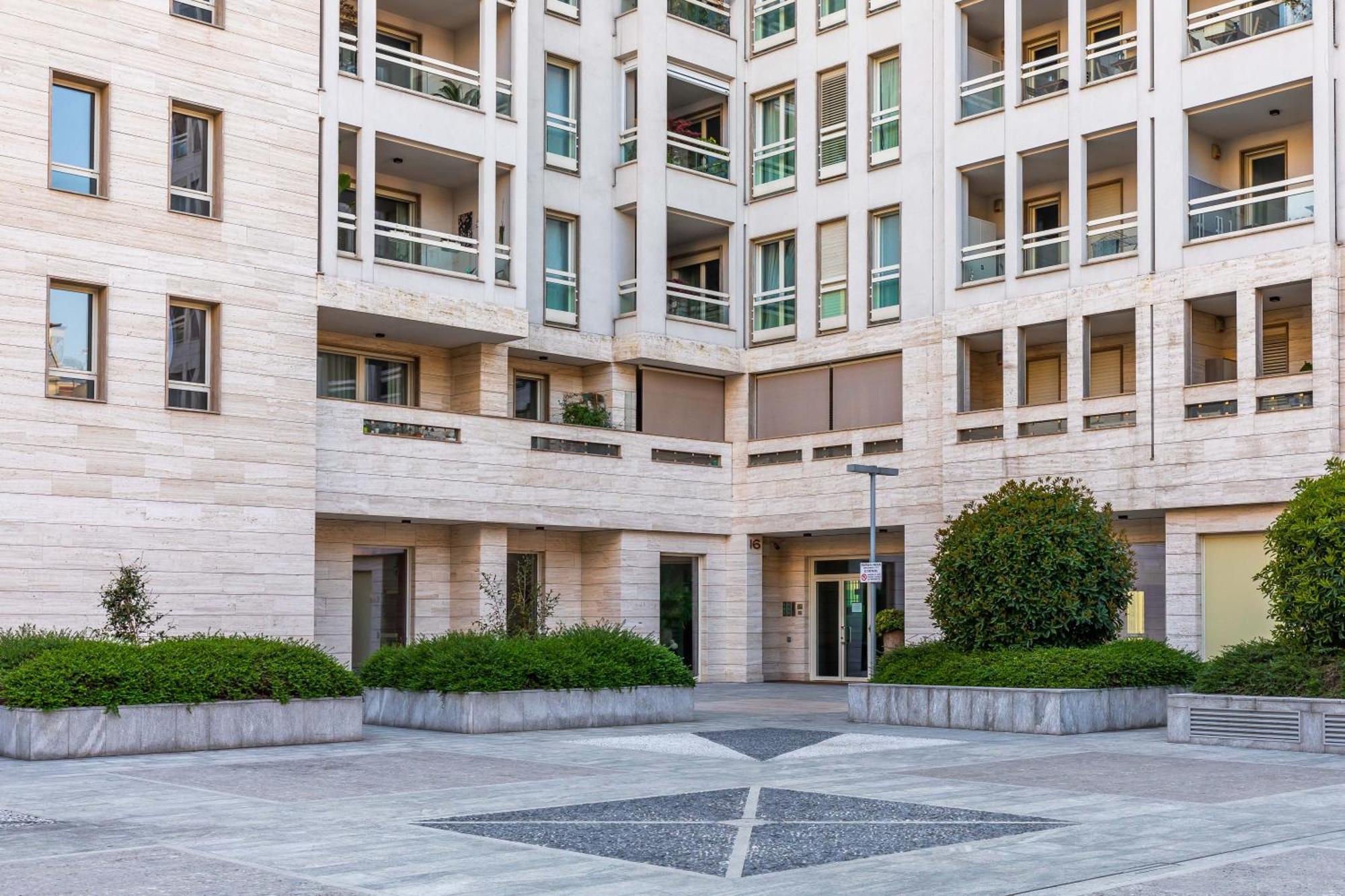 מילאנו Luxury Apartment - Free Private - Parking Maestri Campionesi 16 מראה חיצוני תמונה